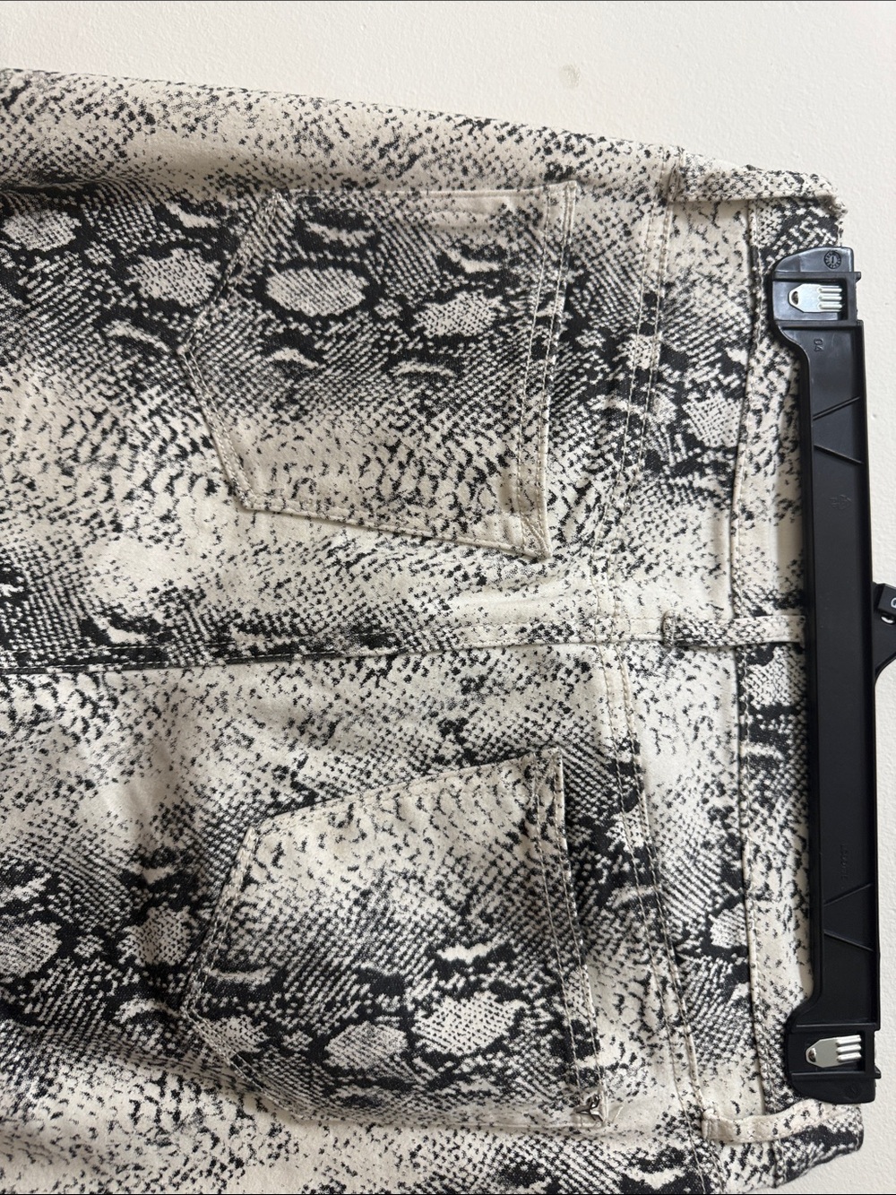 Vigoss Black & Cream Snake-Print Skinny Jeans - Picture 3 of 5
